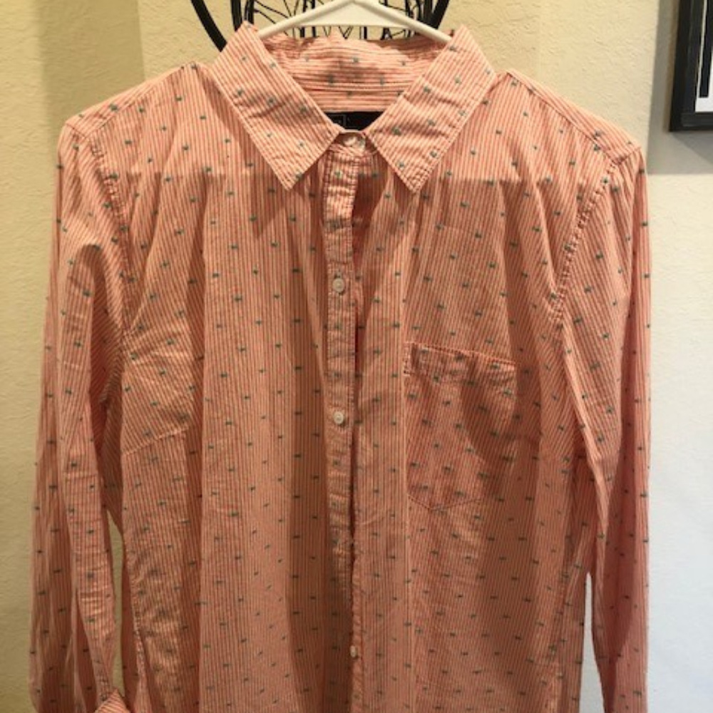 GAP Shirt Salmon stripes with blue polka dots.